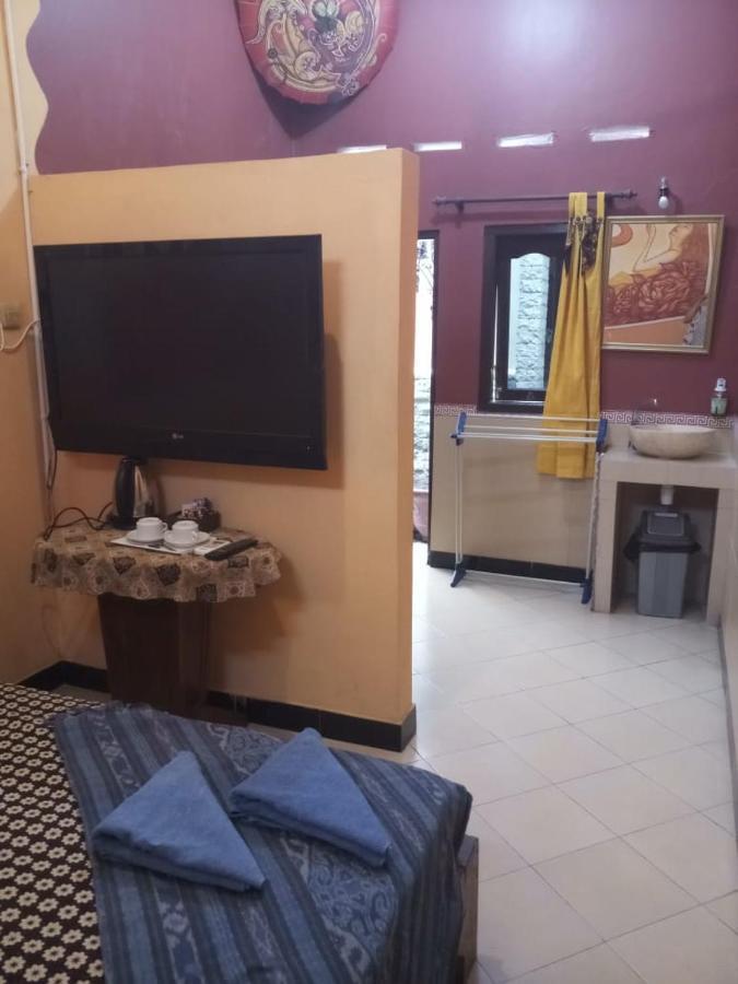 Losmen Setia Kawan Yogyakarta Exterior photo